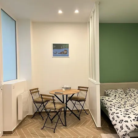 Modern Near Nation 2 Guests In Gonnet Apartment *